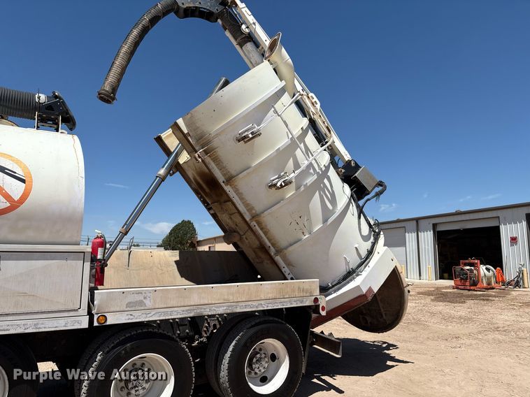 image for item DX8070 2009 International 7600 hydrovac truck