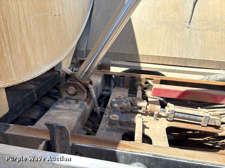 image for item DX8070 2009 International 7600 hydrovac truck