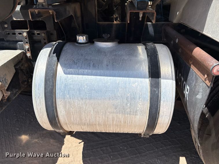 image for item DX8070 2009 International 7600 hydrovac truck