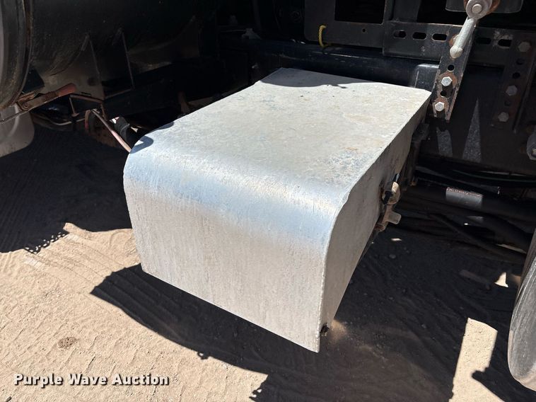 image for item DX8070 2009 International 7600 hydrovac truck