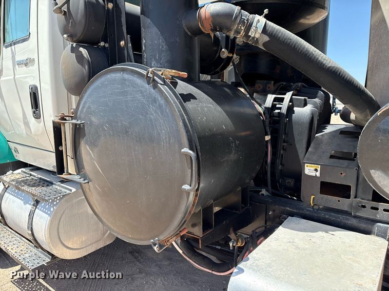 image for item DX8070 2009 International 7600 hydrovac truck