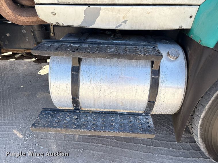 image for item DX8070 2009 International 7600 hydrovac truck