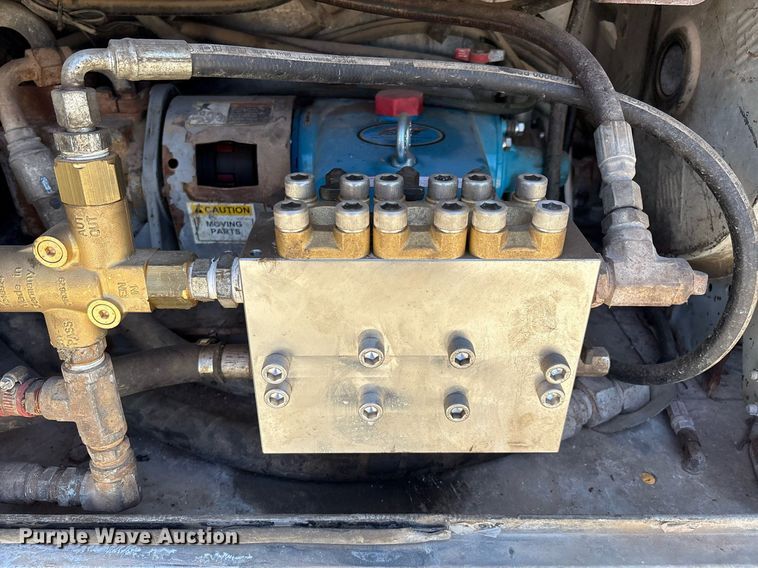 image for item DX8070 2009 International 7600 hydrovac truck