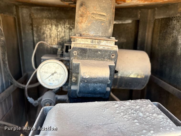 image for item DX8070 2009 International 7600 hydrovac truck