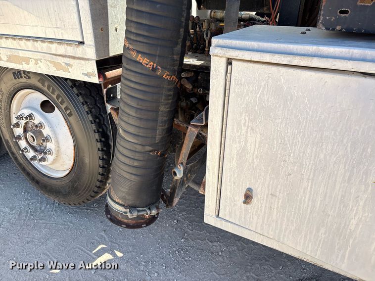 image for item DX8070 2009 International 7600 hydrovac truck