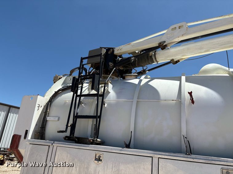 image for item DX8070 2009 International 7600 hydrovac truck