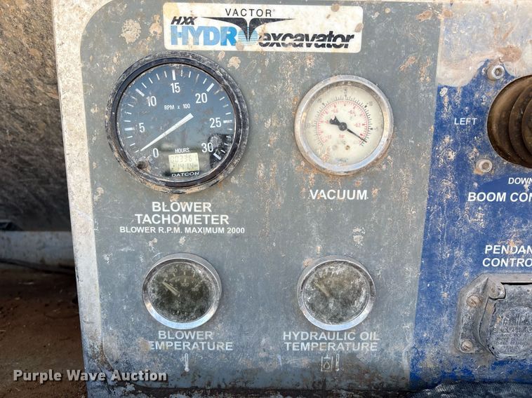 image for item DX8070 2009 International 7600 hydrovac truck