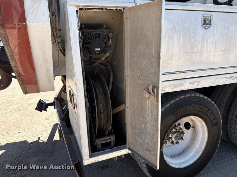 image for item DX8070 2009 International 7600 hydrovac truck