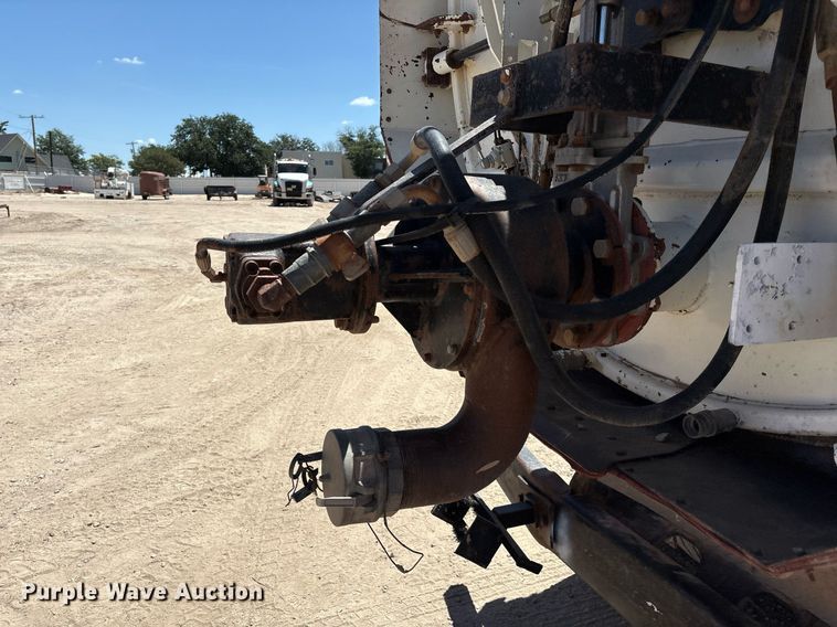 image for item DX8070 2009 International 7600 hydrovac truck