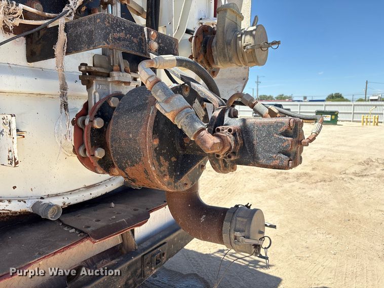 image for item DX8070 2009 International 7600 hydrovac truck