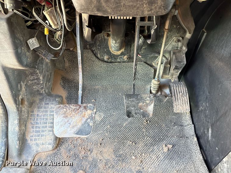 image for item DX8070 2009 International 7600 hydrovac truck