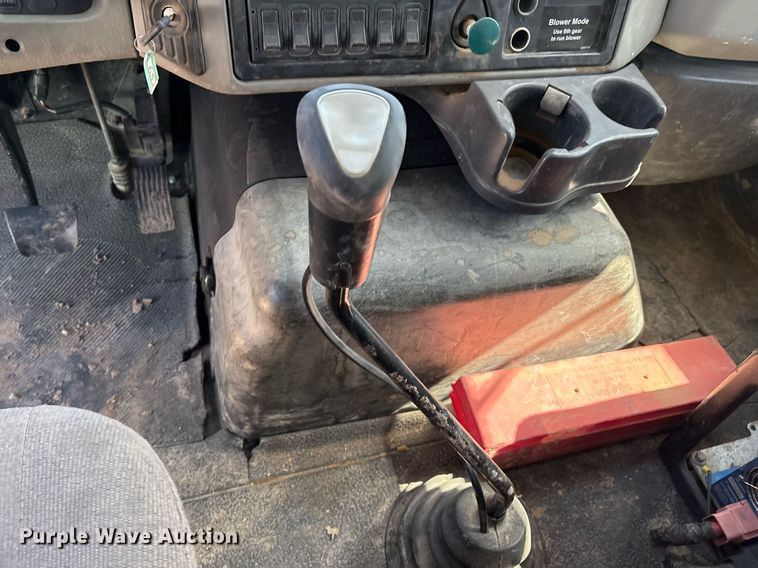 image for item DX8070 2009 International 7600 hydrovac truck