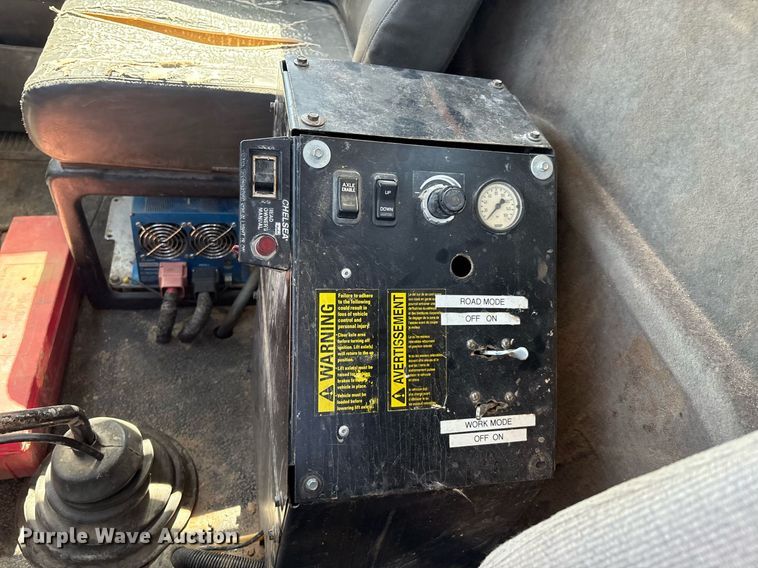 image for item DX8070 2009 International 7600 hydrovac truck