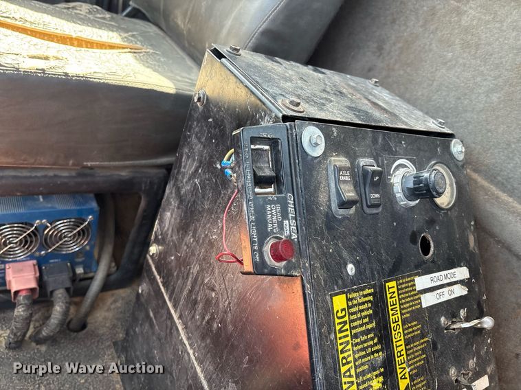 image for item DX8070 2009 International 7600 hydrovac truck