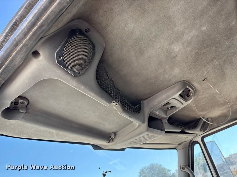 image for item DX8070 2009 International 7600 hydrovac truck