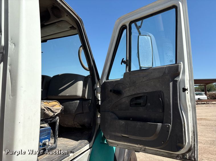 image for item DX8070 2009 International 7600 hydrovac truck