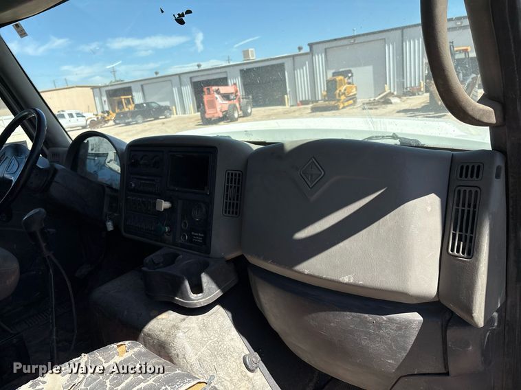 image for item DX8070 2009 International 7600 hydrovac truck