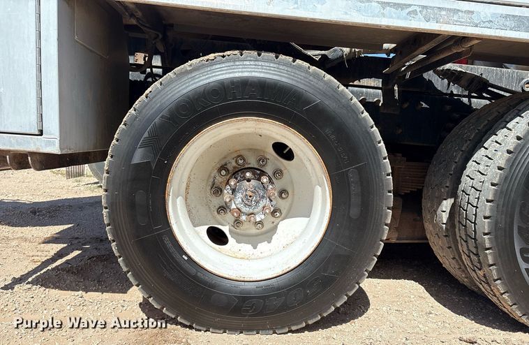 image for item DX8070 2009 International 7600 hydrovac truck