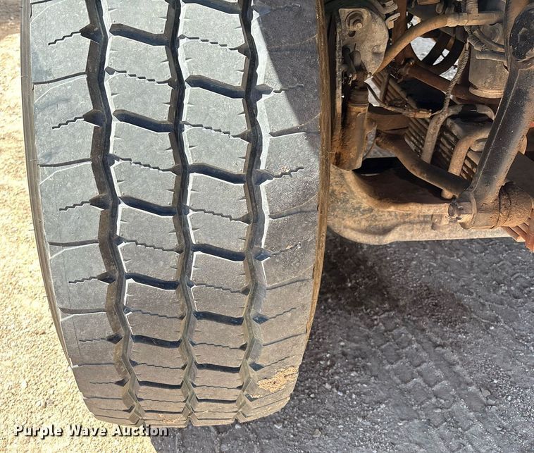 image for item DX8070 2009 International 7600 hydrovac truck