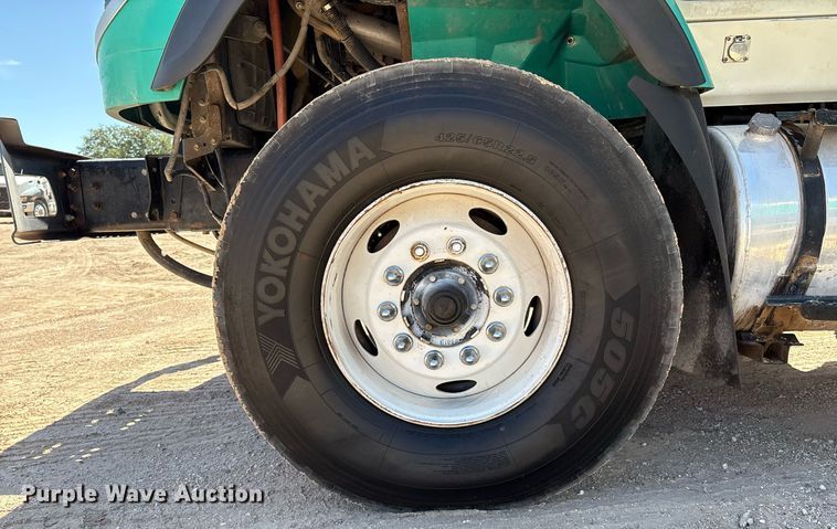 image for item DX8070 2009 International 7600 hydrovac truck