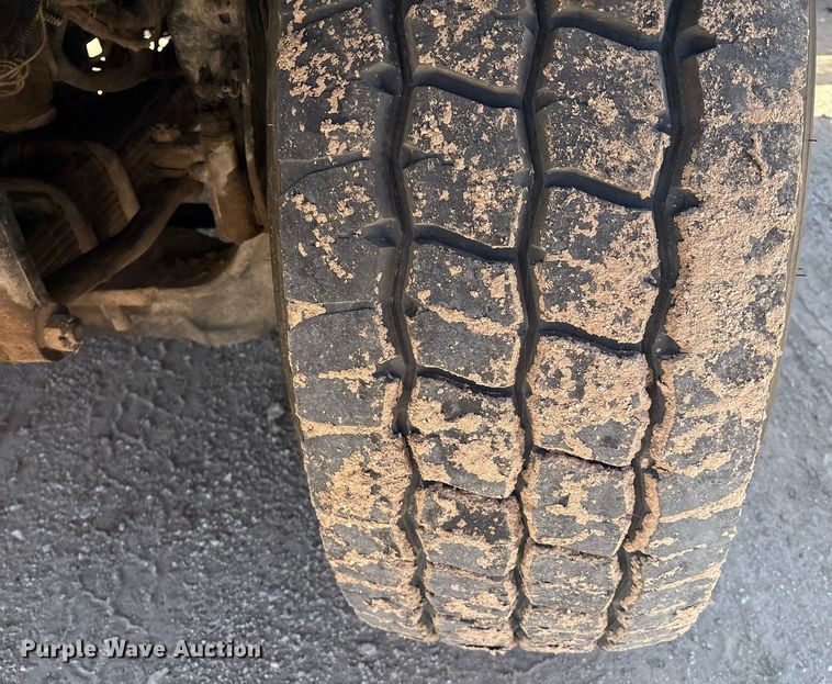 image for item DX8070 2009 International 7600 hydrovac truck