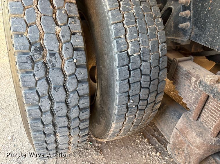 image for item DX8070 2009 International 7600 hydrovac truck