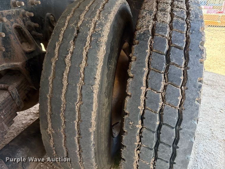 image for item DX8070 2009 International 7600 hydrovac truck