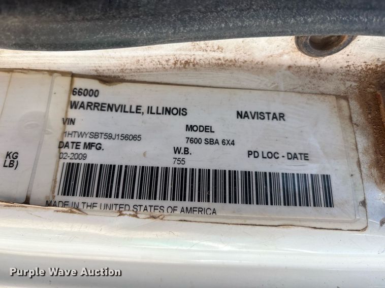 image for item DX8070 2009 International 7600 hydrovac truck