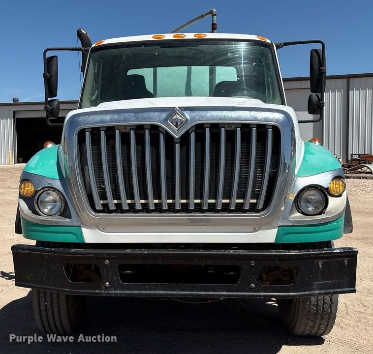 image for item DX8071 2008 International 7600 tank truck