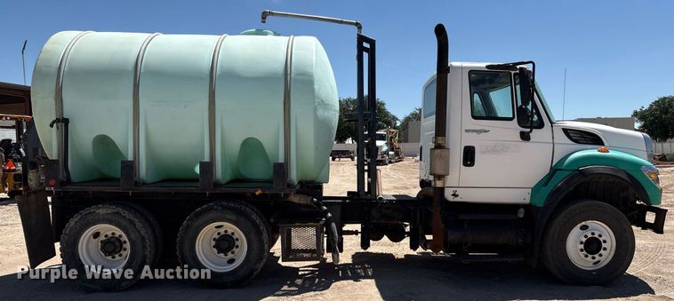 image for item DX8071 2008 International 7600 tank truck