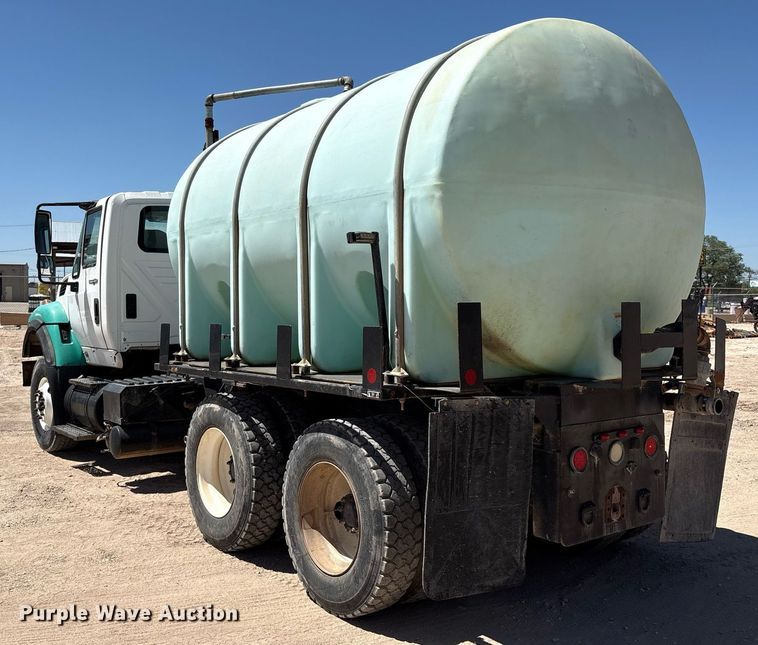 image for item DX8071 2008 International 7600 tank truck
