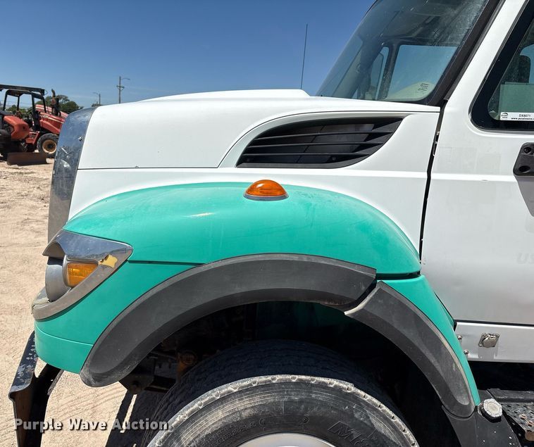 image for item DX8071 2008 International 7600 tank truck