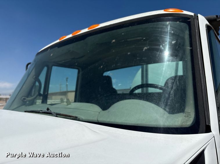 image for item DX8071 2008 International 7600 tank truck