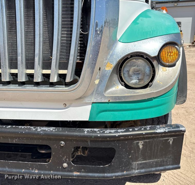 image for item DX8071 2008 International 7600 tank truck