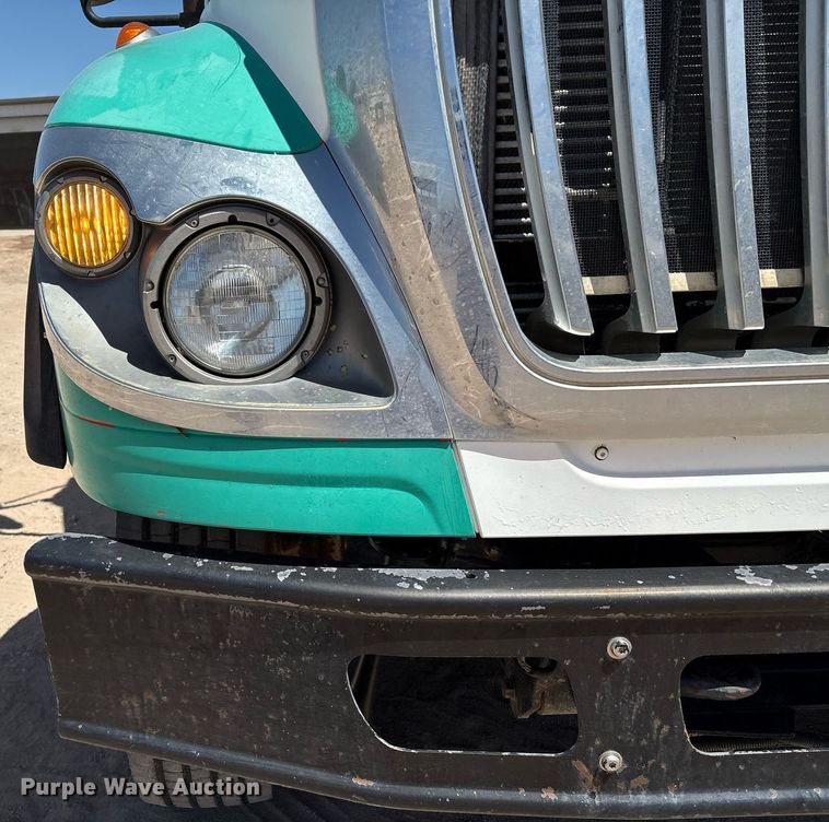 image for item DX8071 2008 International 7600 tank truck