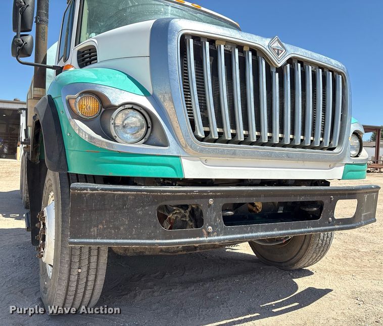 image for item DX8071 2008 International 7600 tank truck