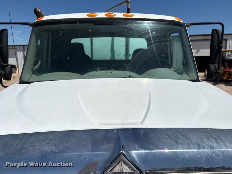 image for item DX8071 2008 International 7600 tank truck