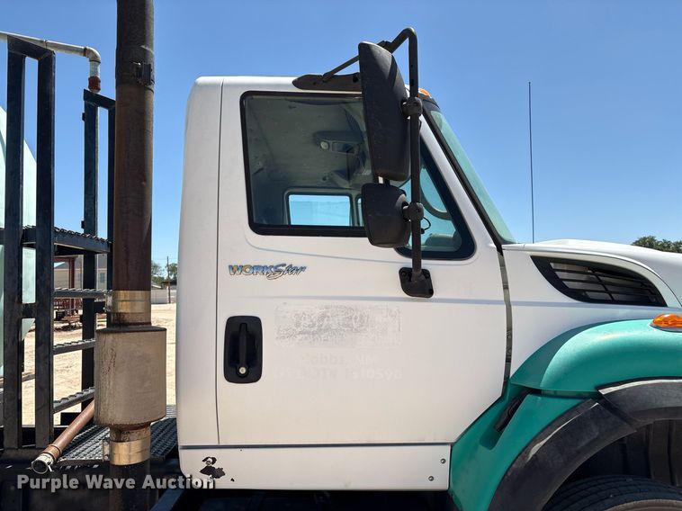 image for item DX8071 2008 International 7600 tank truck