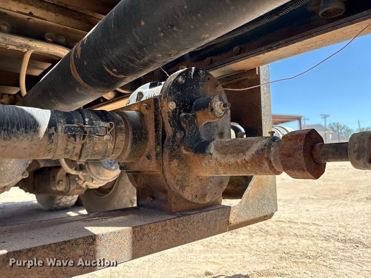 image for item DX8071 2008 International 7600 tank truck