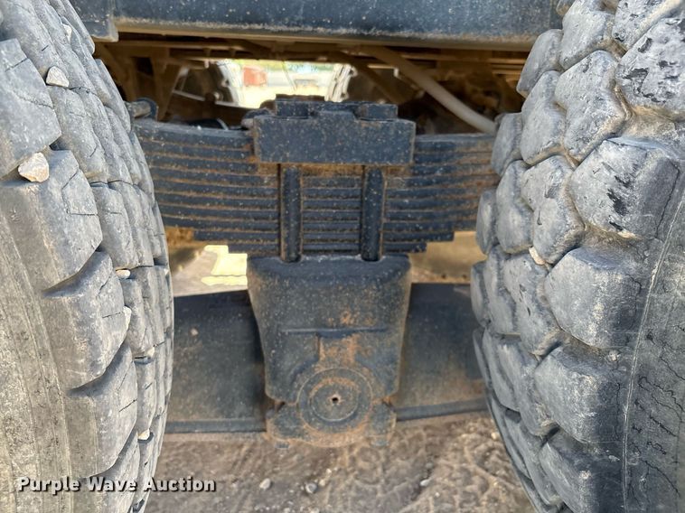 image for item DX8071 2008 International 7600 tank truck