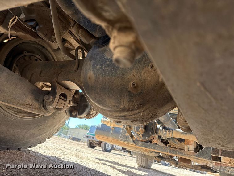 image for item DX8071 2008 International 7600 tank truck