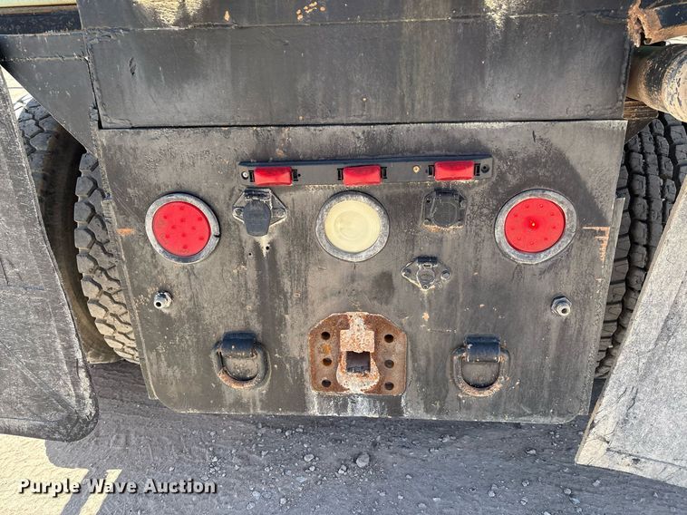 image for item DX8071 2008 International 7600 tank truck