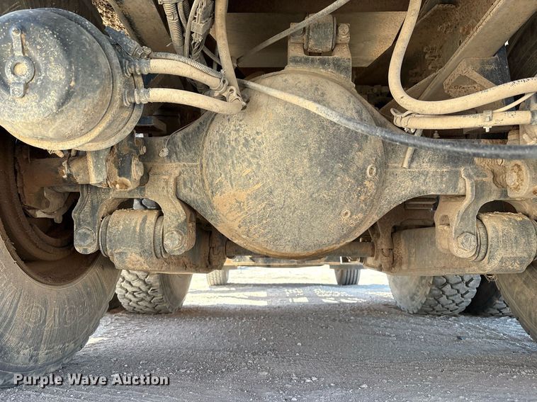 image for item DX8071 2008 International 7600 tank truck