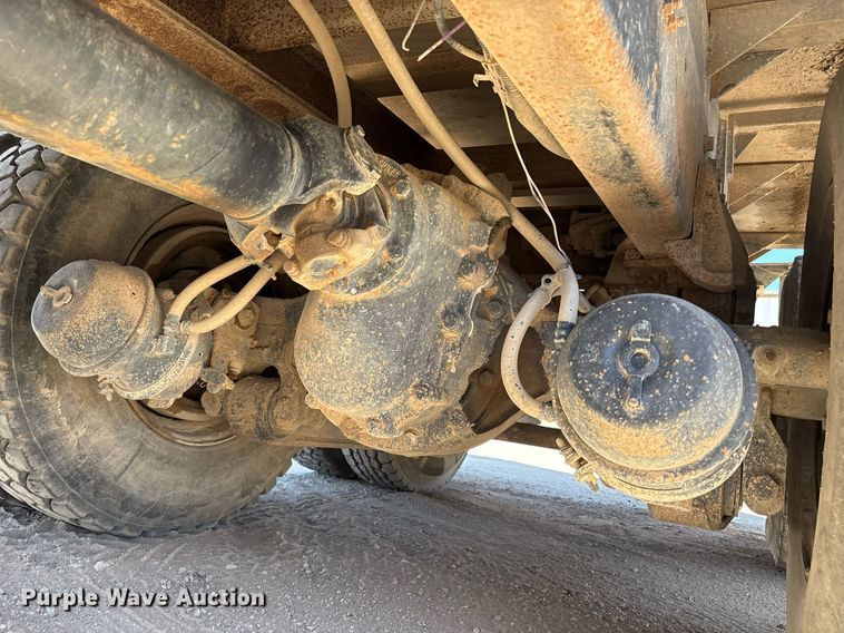 image for item DX8071 2008 International 7600 tank truck