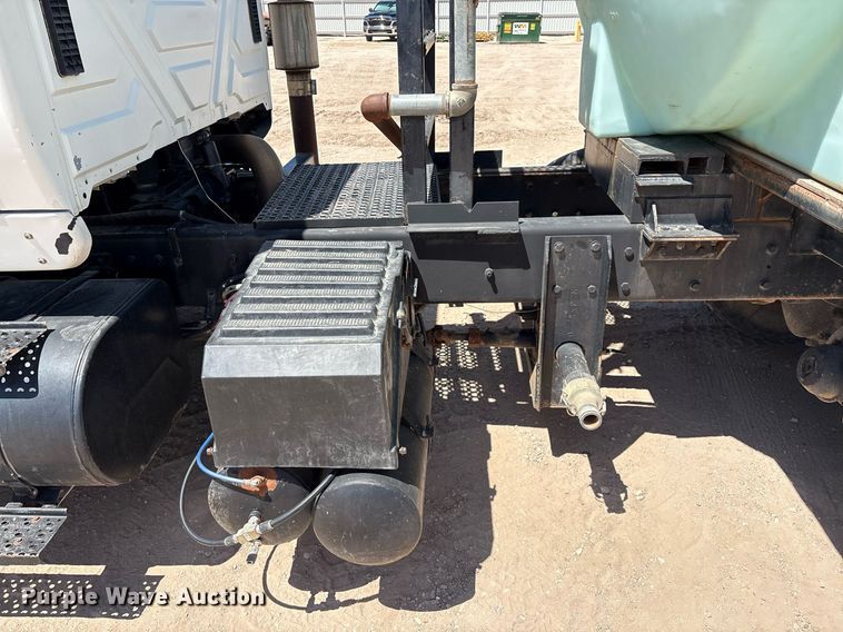 image for item DX8071 2008 International 7600 tank truck