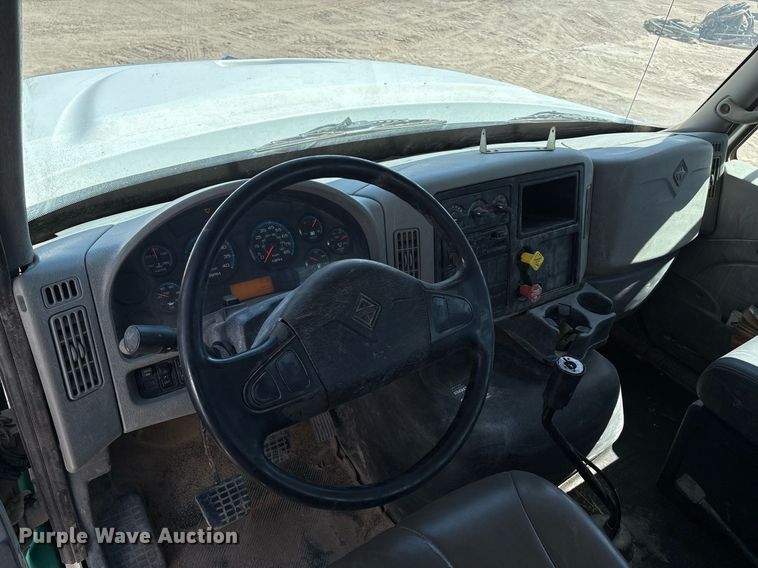 image for item DX8071 2008 International 7600 tank truck