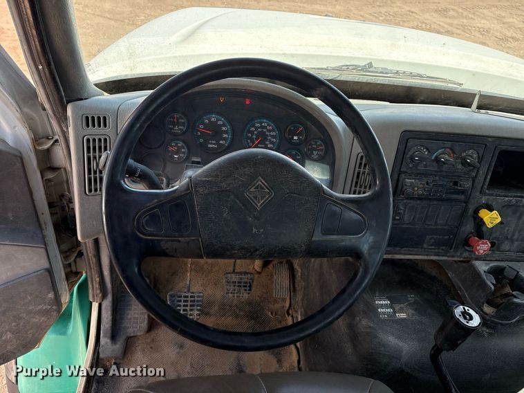 image for item DX8071 2008 International 7600 tank truck