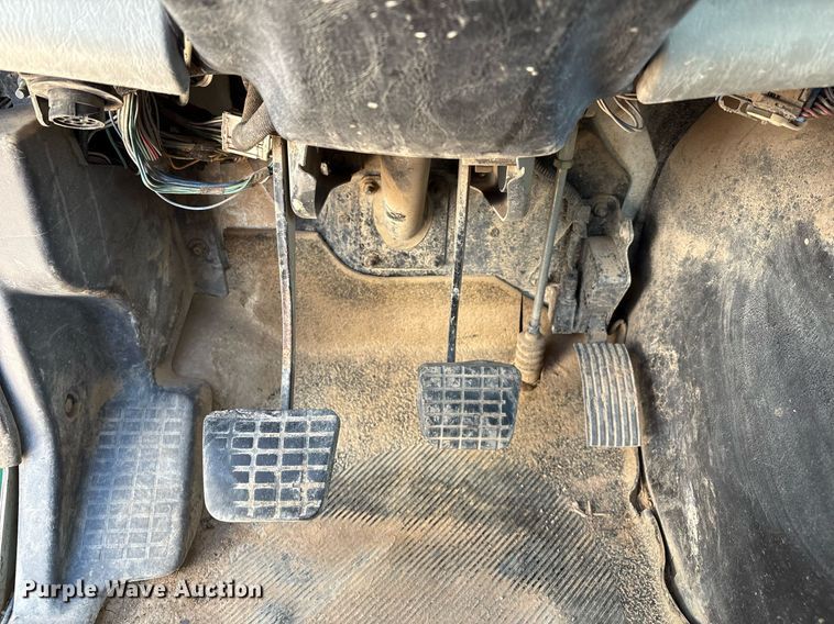 image for item DX8071 2008 International 7600 tank truck