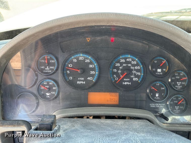 image for item DX8071 2008 International 7600 tank truck