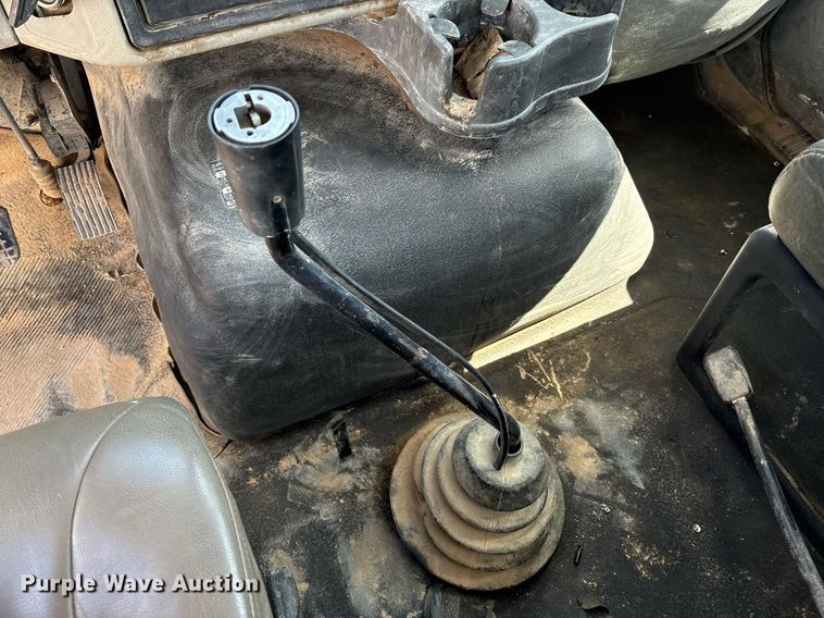 image for item DX8071 2008 International 7600 tank truck